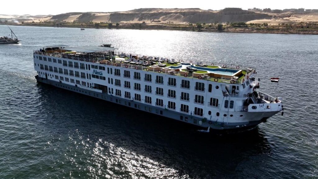 Five-star Nile cruise from Luxor to Aswan